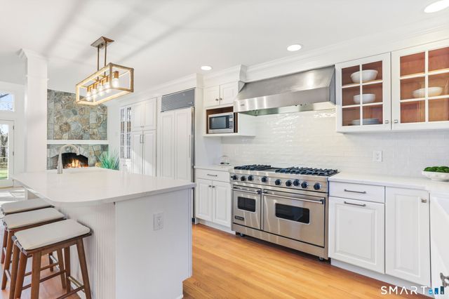 86 Maple Avenue South, Westport, CT 06880