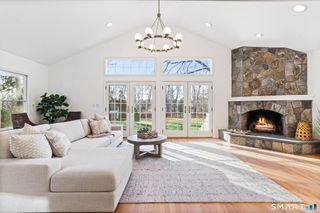 86 Maple Avenue South, Westport, CT 06880