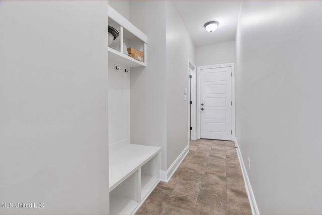 2931 Chattering Lane, Southaven, MS 38672