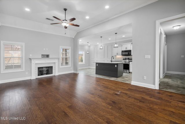 2931 Chattering Lane, Southaven, MS 38672