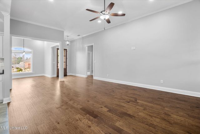 2931 Chattering Lane, Southaven, MS 38672