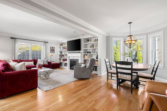152 Charlton St, Arlington, MA 02476