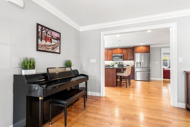 152 Charlton St, Arlington, MA 02476