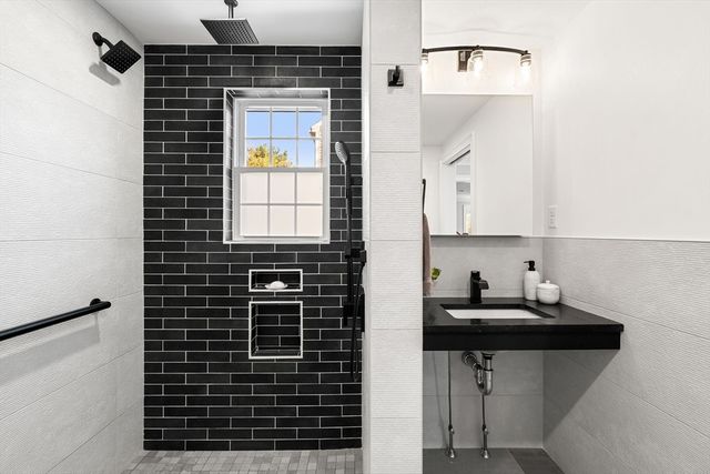 152 Charlton St, Arlington, MA 02476