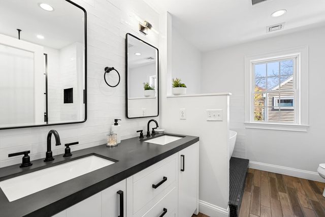 152 Charlton St, Arlington, MA 02476