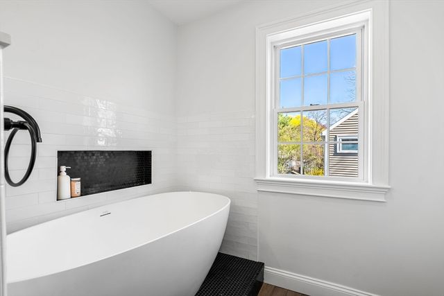 152 Charlton St, Arlington, MA 02476