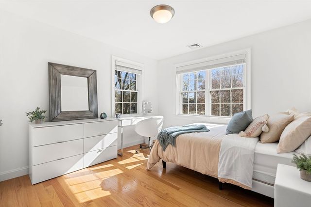 152 Charlton St, Arlington, MA 02476