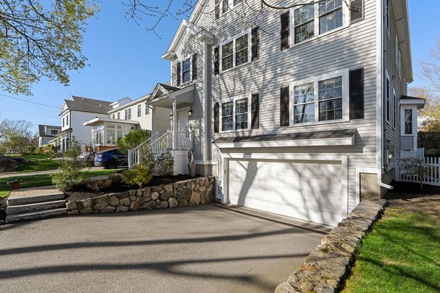 152 Charlton St, Arlington, MA 02476