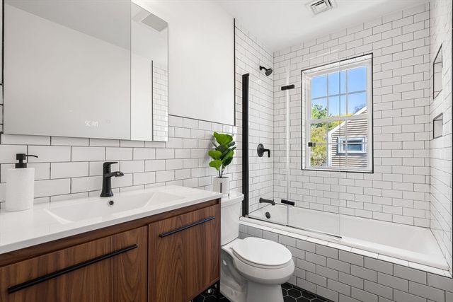 152 Charlton St, Arlington, MA 02476