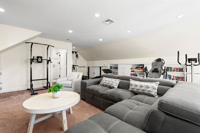 152 Charlton St, Arlington, MA 02476