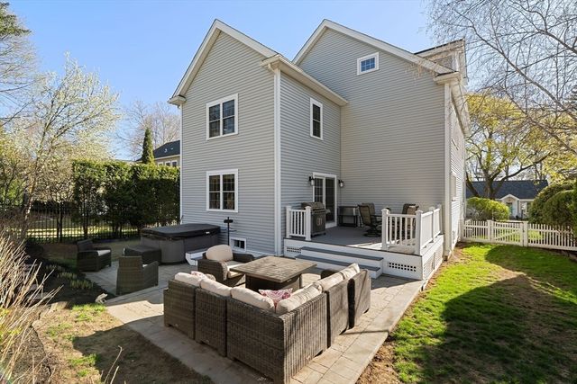 152 Charlton St, Arlington, MA 02476
