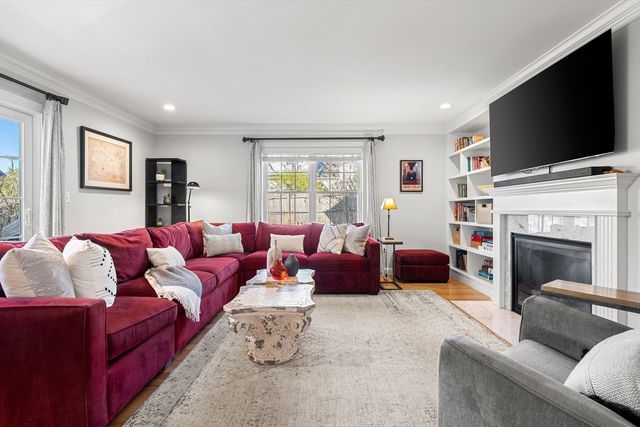 152 Charlton St, Arlington, MA 02476
