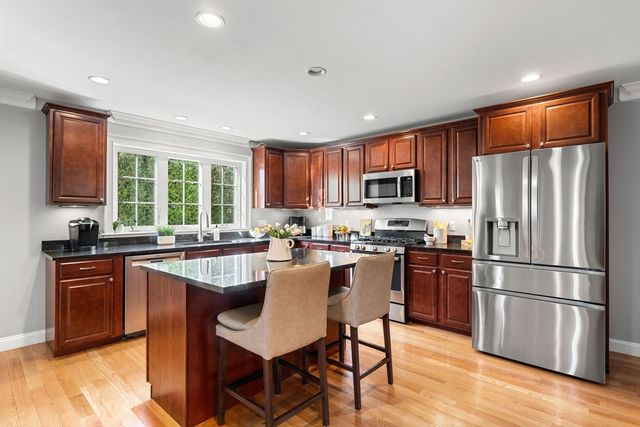 152 Charlton St, Arlington, MA 02476