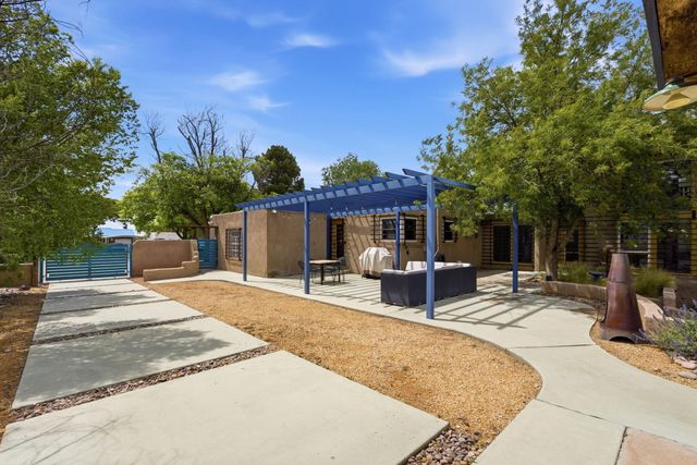 610 Carlisle Boulevard SE, Albuquerque, NM 87106