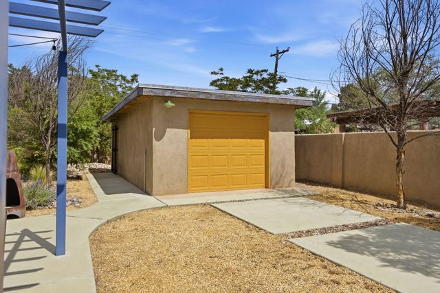 610 Carlisle Boulevard SE, Albuquerque, NM 87106