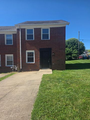 200 Strawberry Lane, Nicholasville, KY 40356