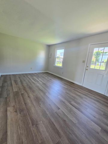 200 Strawberry Lane, Nicholasville, KY 40356
