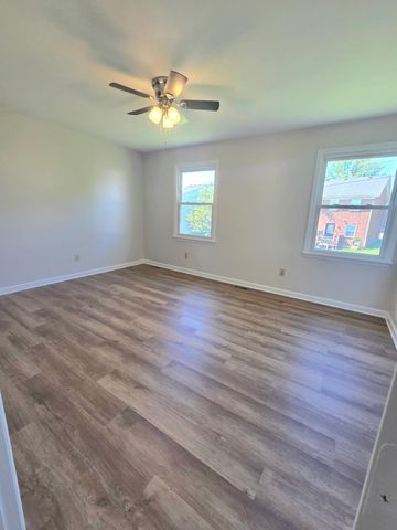 200 Strawberry Lane, Nicholasville, KY 40356