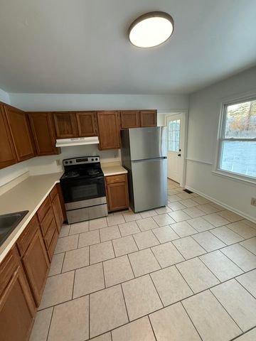 200 Strawberry Lane, Nicholasville, KY 40356