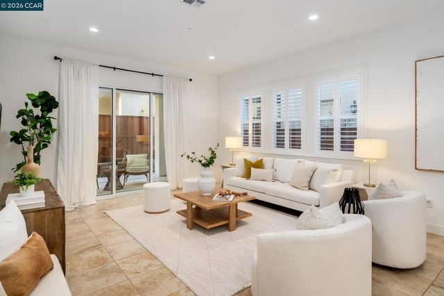 748 Roseum Ct, San Ramon, CA 94582