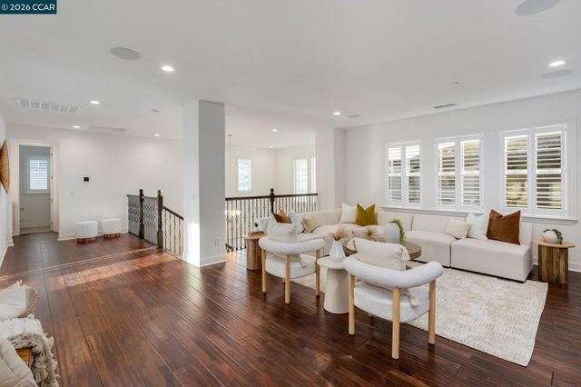 748 Roseum Ct, San Ramon, CA 94582