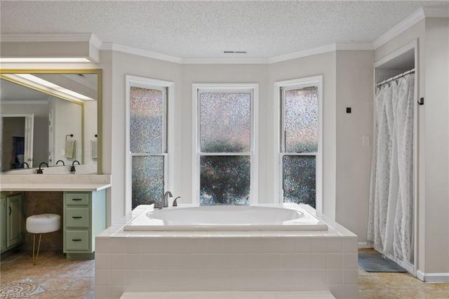 6295 Selwyck Lane, Kernersville, NC 27284