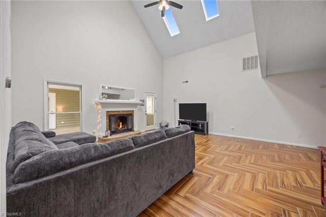 6295 Selwyck Lane, Kernersville, NC 27284