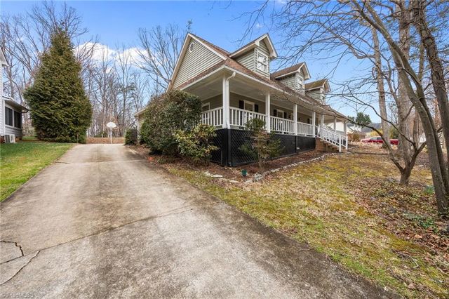 6295 Selwyck Lane, Kernersville, NC 27284
