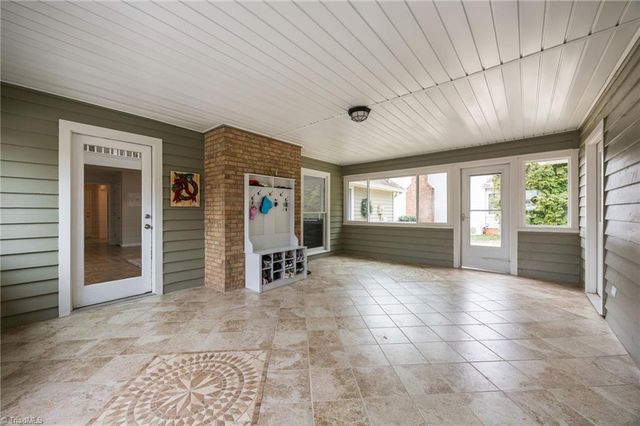 6295 Selwyck Lane, Kernersville, NC 27284