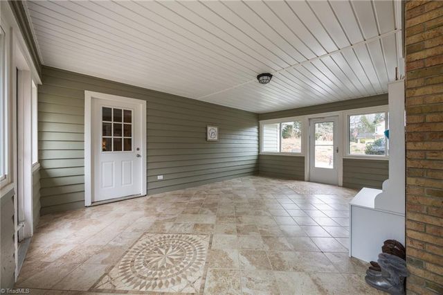 6295 Selwyck Lane, Kernersville, NC 27284