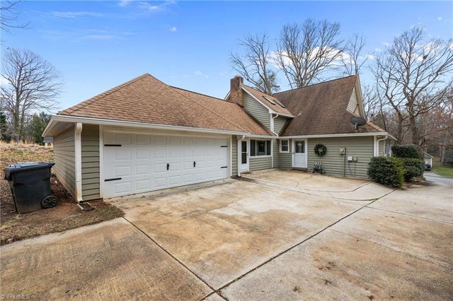 6295 Selwyck Lane, Kernersville, NC 27284