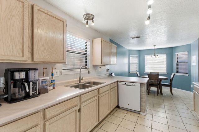 1815 TIERRA DEL OSO Drive NW, Albuquerque, NM 87120