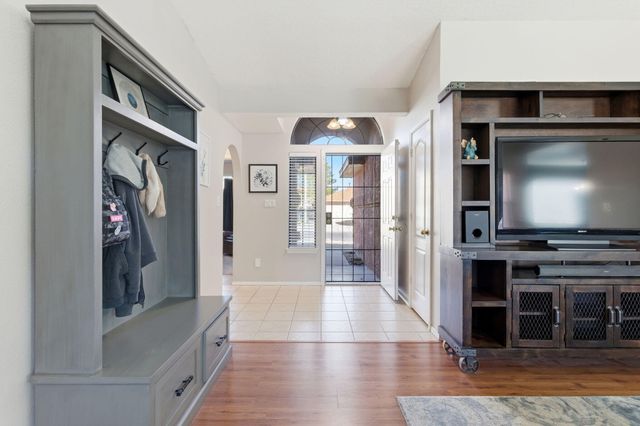 1815 TIERRA DEL OSO Drive NW, Albuquerque, NM 87120