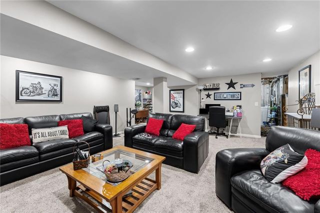 14113 W 92ND Terrace, Lenexa, KS 66215