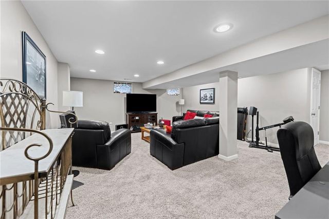14113 W 92ND Terrace, Lenexa, KS 66215