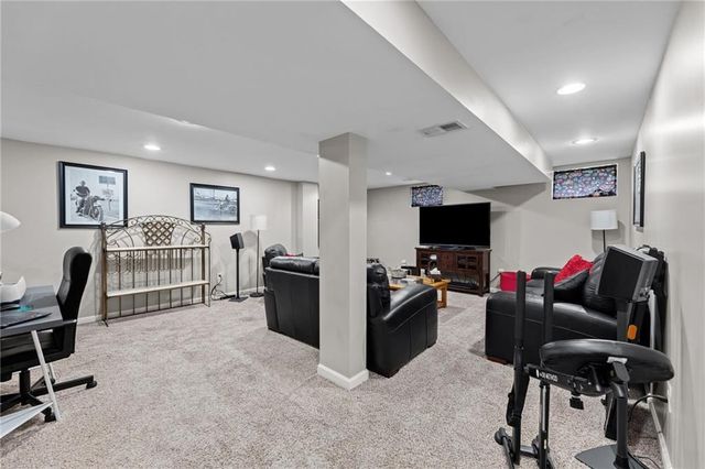 14113 W 92ND Terrace, Lenexa, KS 66215