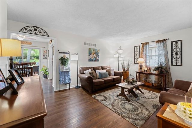 14113 W 92ND Terrace, Lenexa, KS 66215