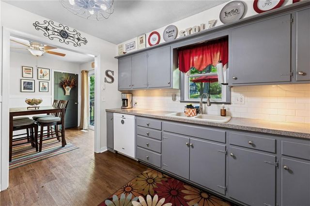 14113 W 92ND Terrace, Lenexa, KS 66215