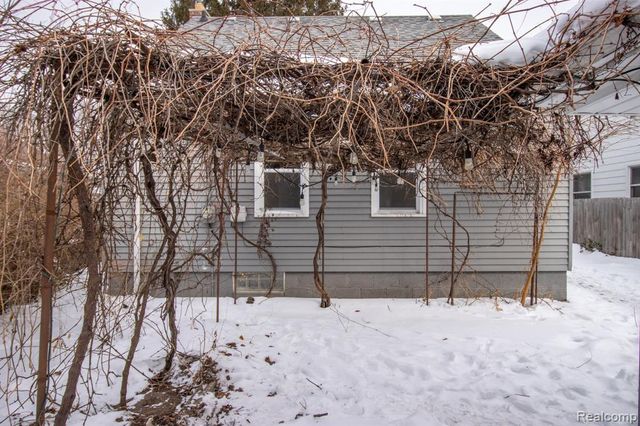 515 Farmdale Street, Ferndale, MI 48220