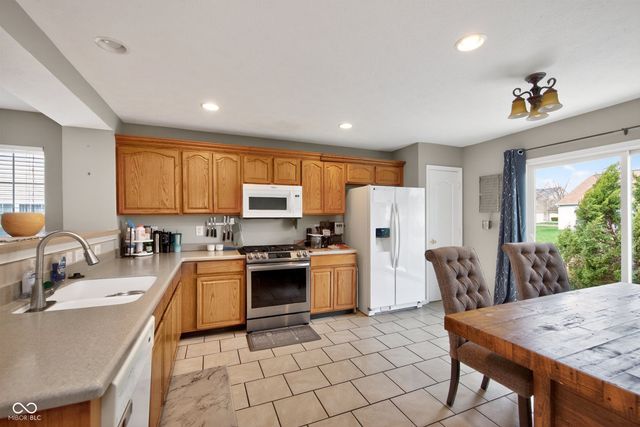 8174 Sydney Lane, Avon, IN 46123