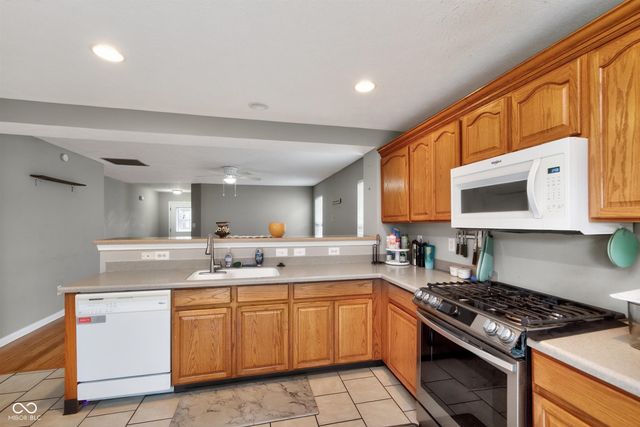 8174 Sydney Lane, Avon, IN 46123