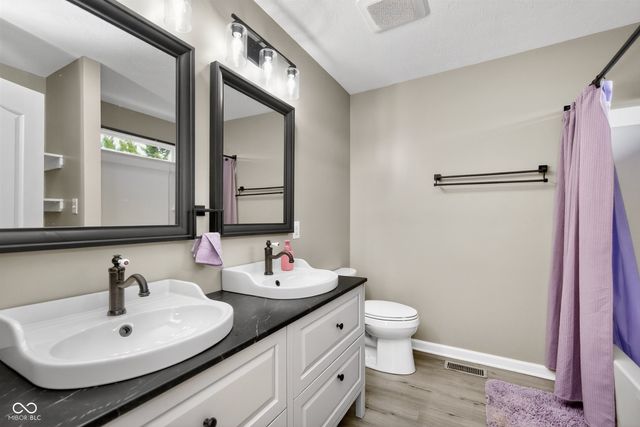 8174 Sydney Lane, Avon, IN 46123