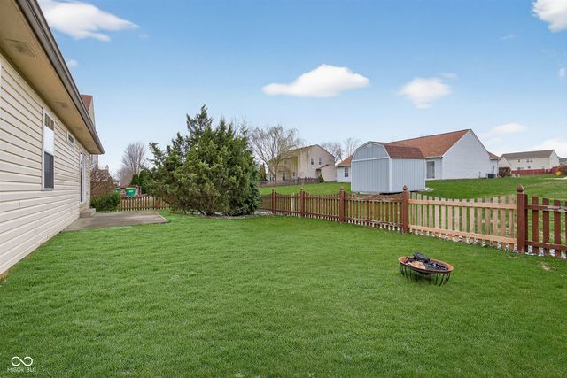 8174 Sydney Lane, Avon, IN 46123