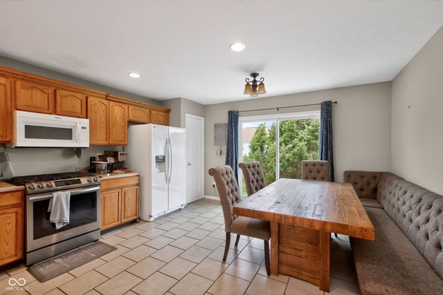 8174 Sydney Lane, Avon, IN 46123