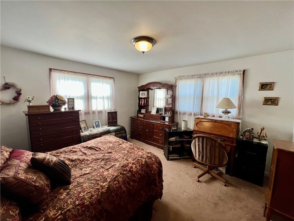 Image 13 of property listing at 829 S Cascade St, New Castle, PA 16101