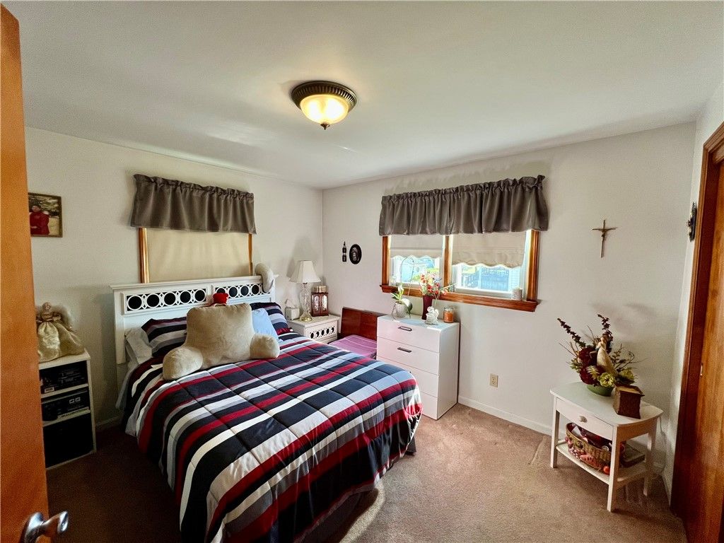 Image 14 of property listing at 829 S Cascade St, New Castle, PA 16101