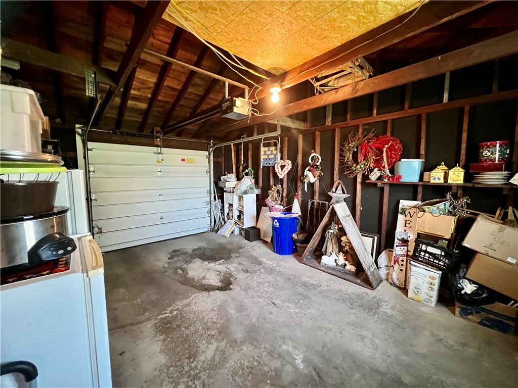 Image 17 of property listing at 829 S Cascade St, New Castle, PA 16101
