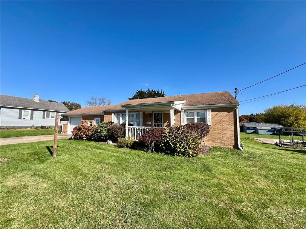 Image 2 of property listing at 829 S Cascade St, New Castle, PA 16101