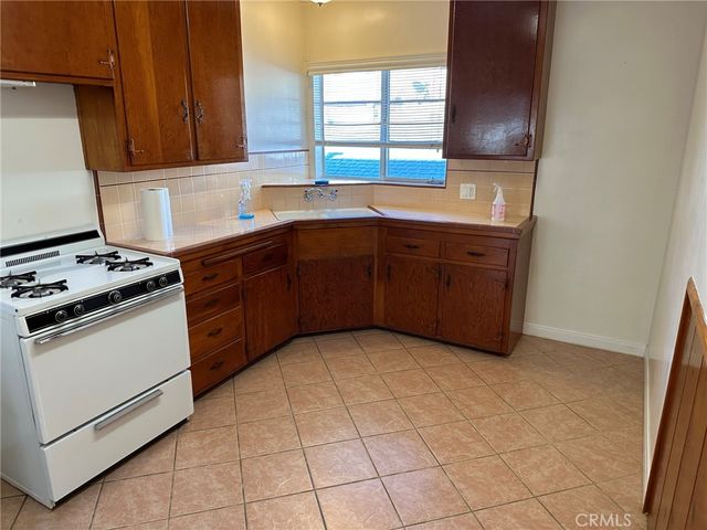 611 E Santa Anita Avenue, Burbank, CA 91501