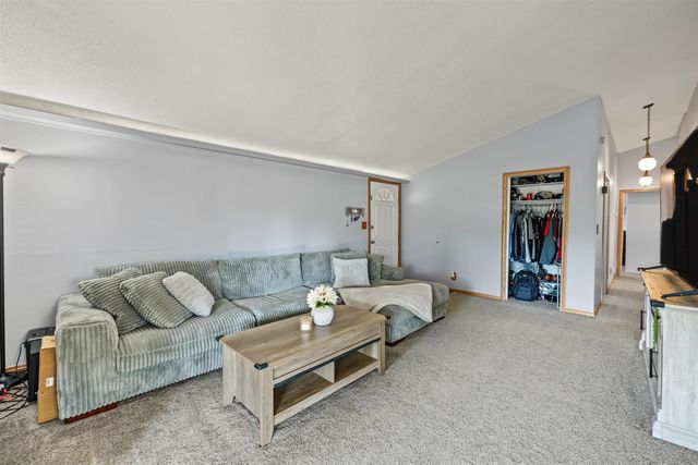 3216 Canterbury Dr, Salina, KS 67401